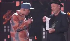 Residente dedica conmovedor mensaje a Rubén Blades en los Latin Grammy: Eres mi maestro, mi amigo y un padre para mí