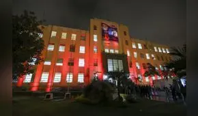 Instituciones se iluminaron de rojo en conmemoración del Día Mundial de Lucha contra el Sida