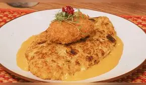 Tacu tacu de locro con huevo pochado crocante