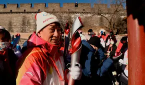 Jackie Chan llega con la llama olímpica a la Gran Muralla China
