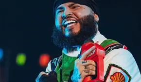 Farruko pide perdón por sus canciones y predica la palabra de Dios en pleno concierto