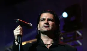 Ricardo Arjona publicará Blanco y negro, un libro que reúne su trayectoria musical