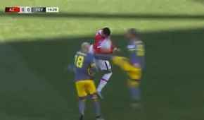 Jugador del Feyenoord aplicó terrible planchazo en la cara de su propio compañero
