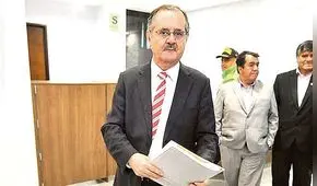 Arequipa: Marco Falconí defiende a candidato a consejero que es prófugo de la justicia