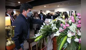Pedro Castillo asistió a velorio de la cantante Martina Portocarrero Pedro Castillo asistió a velorio de la cantante Martina Portocarrero