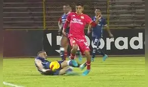 La terrible entrada de Adrián Ugarriza que le ‘dobló’ el tobillo a su rival y le costó la roja