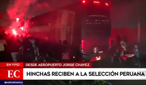 ¡En las buenas y en las malas! Hinchas reciben a la selección peruana tras su regreso al país