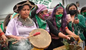 Ecuador prepara ley de permiso menstrual y acceso gratuito a productos de higiene femenina