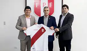 Juan Carlos Oblitas seguirá en la FPF Juan Carlos Oblitas seguirá en la FPF