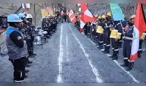 Puno: mineros desfilan para rendir homenaje al Perú en La Rinconada