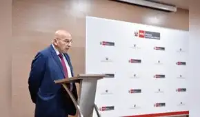 Kurt Burneo: “Los acontecimientos políticos deben ir por un lado, y los económicos por otro”