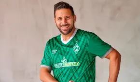 ¡Todo un ganador! Claudio Pizarro anotó 4 goles y atajó un penal en su partido de despedida