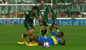 ¡No le sacó ni amarilla! La fuerte falta que recibió Advíncula en el Boca vs. Sarmiento