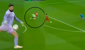 Salah recibió una gran asistencia de Alisson, desairó a Cancelo y definió como crack