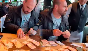 “Alta inflación”: hijo de Bolsonaro se viraliza al pagar la cuenta en Argentina con fajo de billetes “Alta inflación”: hijo de Bolsonaro se viraliza al pagar la cuenta en Argentina con fajo de billetes