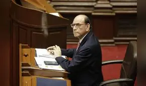 La oposición vacadora pretende censurar al canciller César Landa