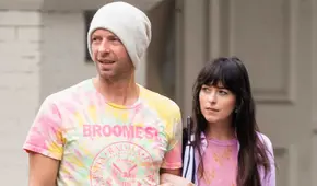 Chris Martin y Dakota Johnson acusan de acoso a una mujer: pareja pidió orden de alejamiento