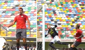 Valera anotó golazo de cabeza y Herrera falló debajo del arco en el 'U' vs. Cristal