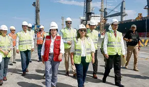 Dina Boluarte se aferra pese a que la crisis no cesa