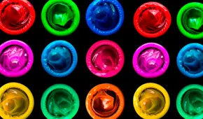 Día Internacional del Condón: ¿Cómo es el condón semáforo, el proyecto escolar de 3 adolescentes?