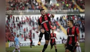 Bernardo Cuesta espera su DNI