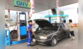 ¿Qué peligro corro si es que no bajo de mi vehículo al llenar GNV?