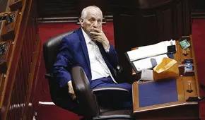 Congreso: ministro Óscar Becerra se negó a disculparse con madres aimaras