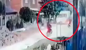 Momento en que ladrones en moto asaltan una ambulancia que llevaba a una niña con leucemia