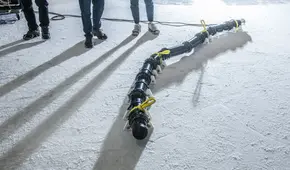 La NASA prueba a su 'robot anguila' que buscará vida en Encélado