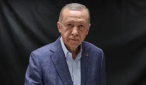 Presidente Erdogan encabeza resultados de elecciones en Turquía con 52% de votos escrutados