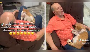 ¡Terapia perfecta! Hombre es captado profundamente dormido mientras su gato le brinda masajes