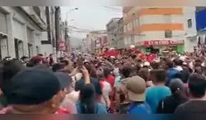 Cercado de Lima: vendedores formales e informales se enfrentaron en plena calle