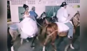 ¡Inolvidable! Celebra su quinceañero paseando en potro y sorprende a ciudadanos en Tumbes