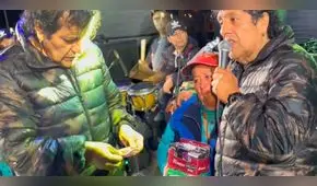 Toño Centella solidario: sube a vendedora ambulante al escenario y compra todos sus productos