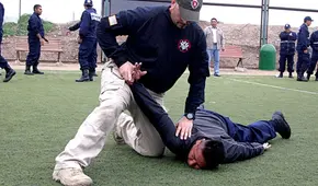 ¿En qué casos se justifica el uso de armas en defensa propia en Perú?