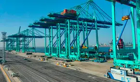 Así funciona el puerto inteligente de Tianjín: sin conductores de camiones y grúas Así funciona el puerto inteligente de Tianjín: sin conductores de camiones y grúas