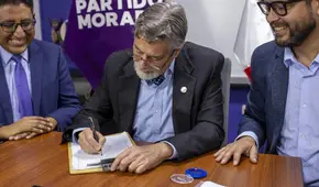 Expresidente Francisco Sagasti colocó su firma para exigir el adelanto de elecciones