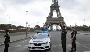 Policía evacúa la Torre Eiffel y alrededores en París tras amenaza de bomba
