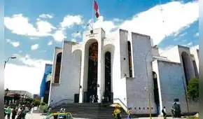 Arequipa: dictan 8 meses de prisión preventiva contra profesor acusado de tocamientos indebidos Arequipa: dictan 8 meses de prisión preventiva contra profesor acusado de tocamientos indebidos