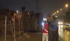 Autopista Ramiro Prialé: hombre sobrevivió tras caerle encima camión de basura