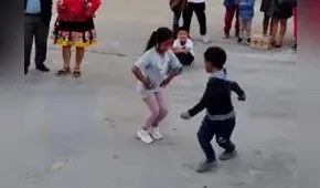 Niños se desafían para saber quién baila mejor un huaino en Cajamarca