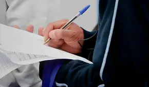 Hombre desempleado elabora currículum vitae creativo y obtuvo más de 30 ofertas de trabajo