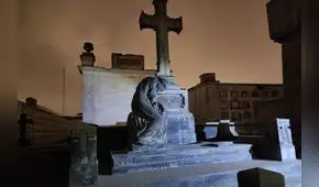 Cementerio Presbítero Maestro: un tour nocturno por la historia y el misticismo limeño Cementerio Presbítero Maestro: un tour nocturno por la historia y el misticismo limeño