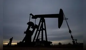 Petróleo WTI escala hasta US$81,82 por barril tras confirmación de recortes de Arabia y Rusia