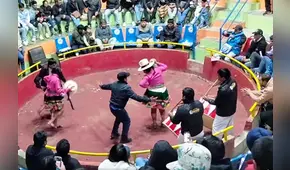 Parejas convirtieron ruedo de pelea de gallos en pista de baile en La Libertad: “Voy al de gorra”