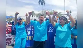 Personal de salud sigue en las calles buscando aumento salarial