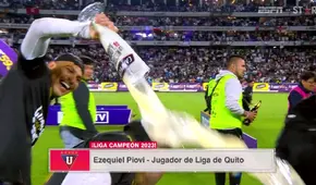 Paolo Guerrero interrumpe entrevista en vivo a Ezequiel Piovi 'bañándolo' de cerveza