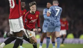 Manchester United volteó 3-2 a Aston Villa con doblete de Garnacho y le da un respiro a Ten Hag