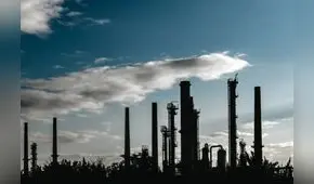 Demanda mundial de petróleo aumentaría 2 millones BPD en 2024, pero precios igual bajarían