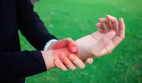 ¿Qué FRUTA fortalece los huesos, produce colágeno y combate los dolores musculares? ¿Qué FRUTA fortalece los huesos, produce colágeno y combate los dolores musculares?